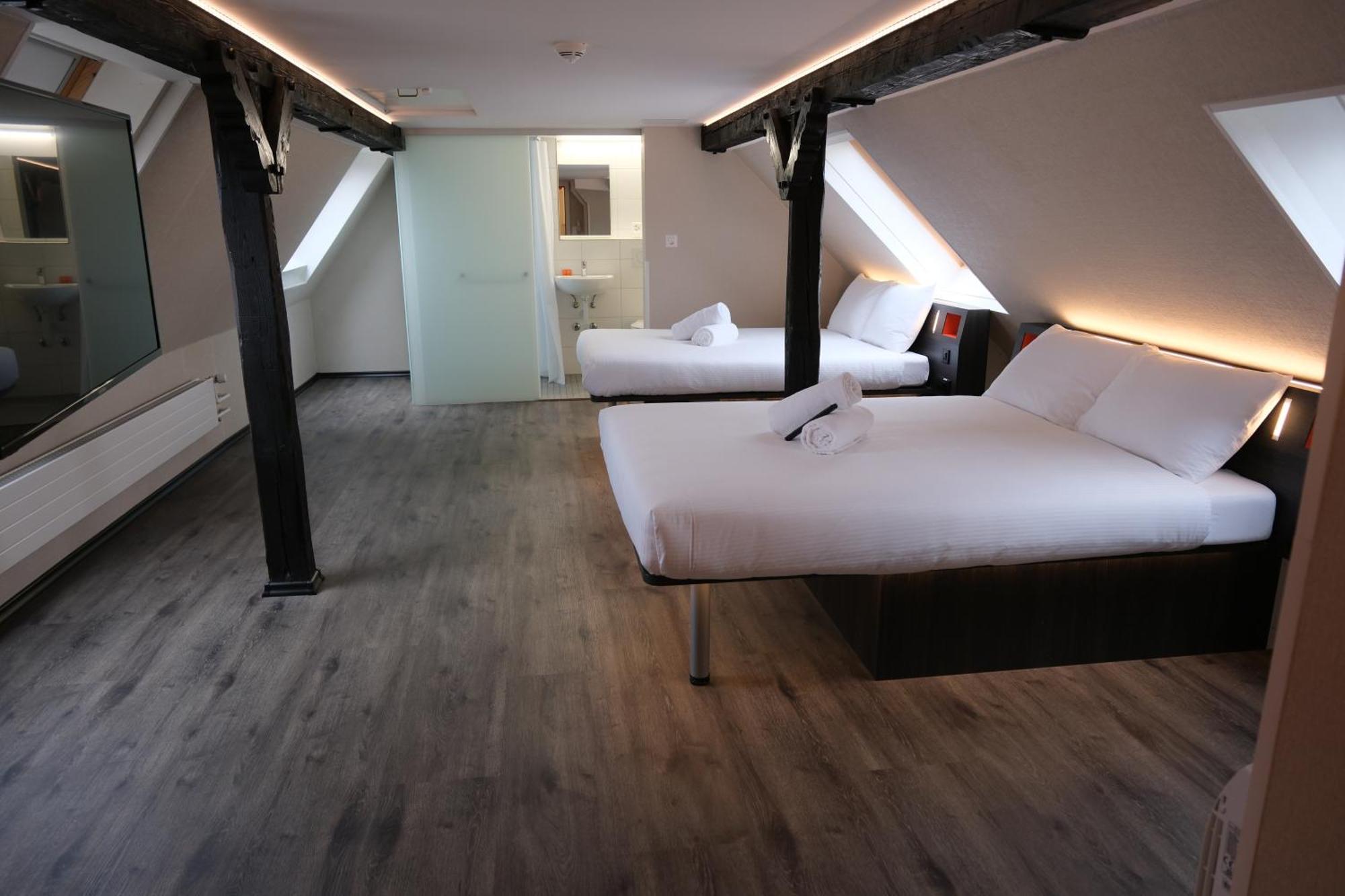 Easyhotel Zuerich Main Station Værelse billede